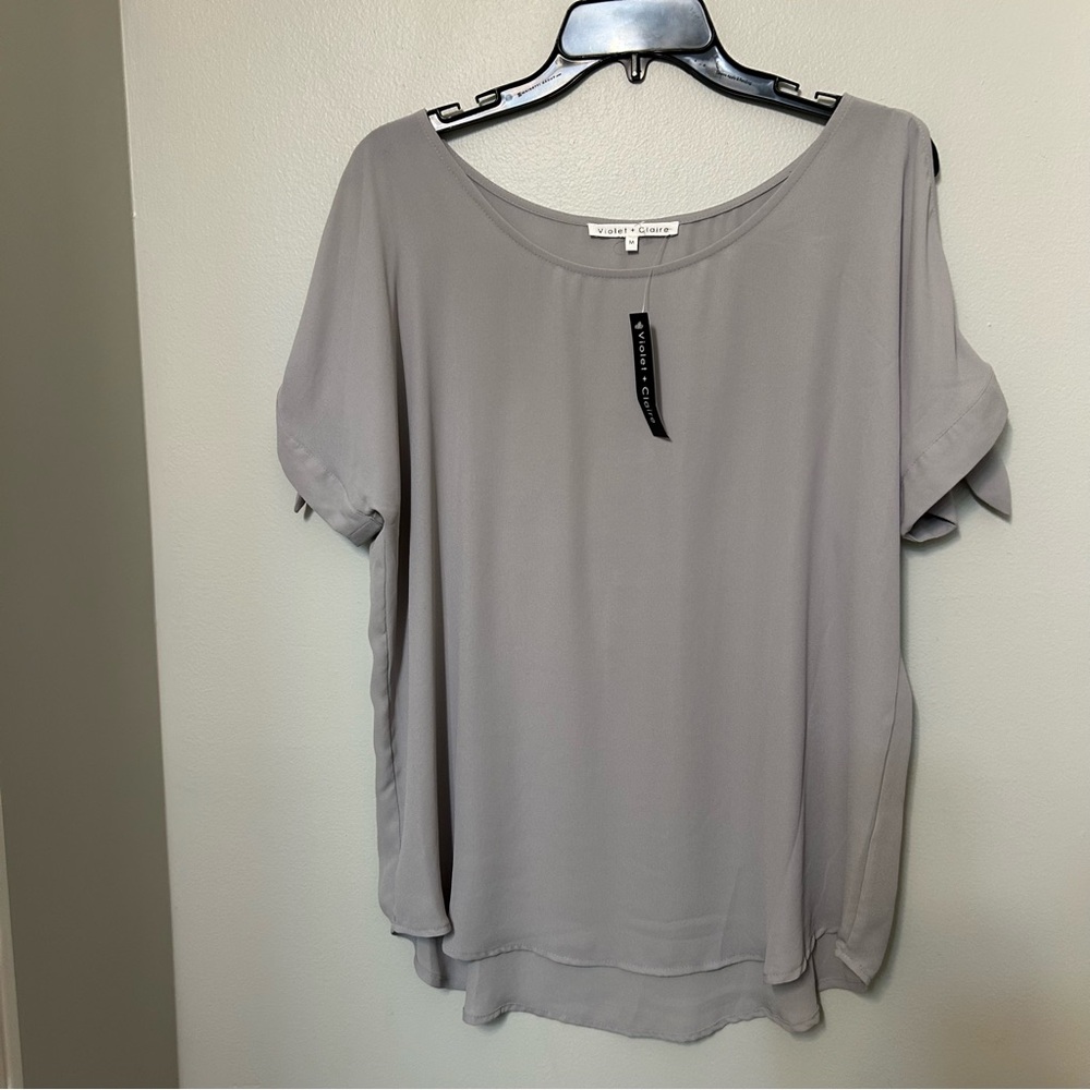 Violet & Claire Top Women Gray M Short Tie Keyhole Sleeve Work Office NWT